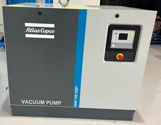 Pompes à vide industrielles à courant alternatif GHS 730 VSD+ avec une puissance d'arbre de 11 kW et un faible niveau de bruit de 51 à 73 dB A